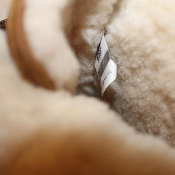 NEW UGG WOMEN'S ADIRONDACK III LEATHER SHEARLING LINED WINTER SNOW BOOTS - Picture 7 of 8